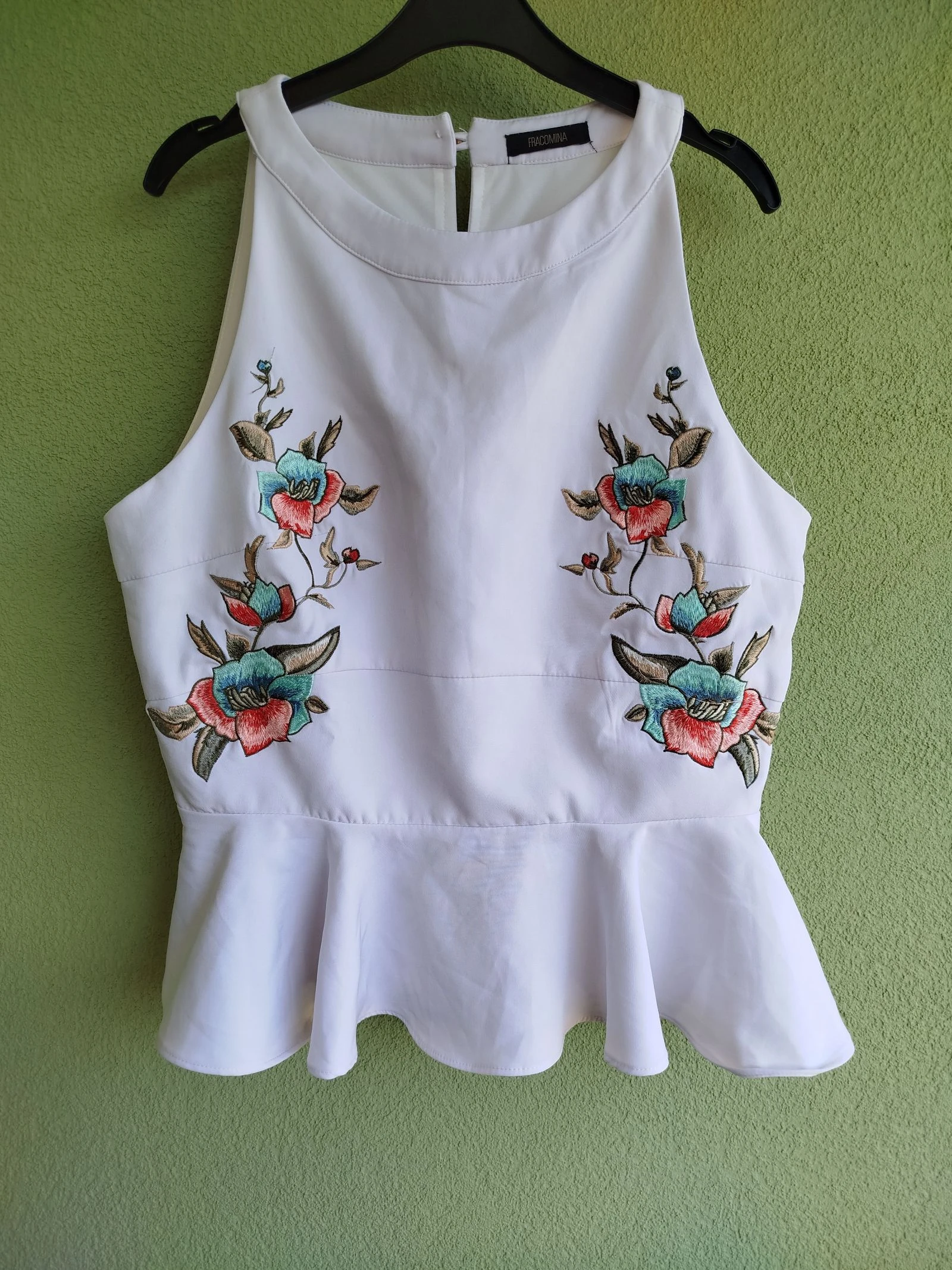 Blusa Peplum Branca com Flores Bordadas Fracomina tamanho S